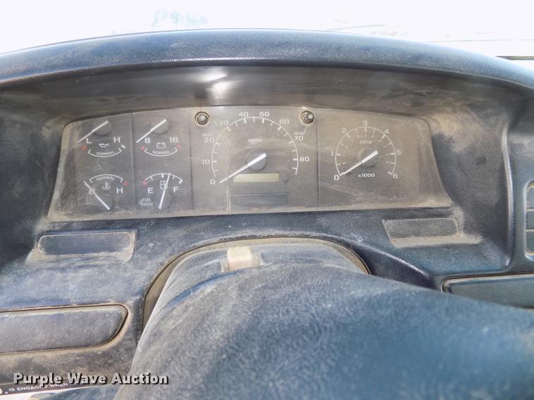 image for item DE7645 1997 Ford F350 XL dump bed pickup truck