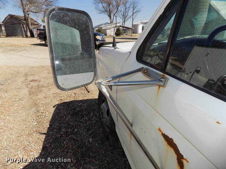 image for item DE7645 1997 Ford F350 XL dump bed pickup truck