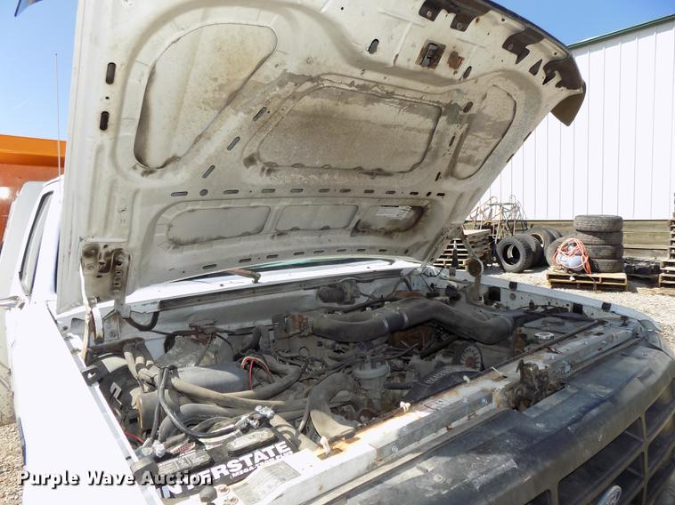 image for item DE7645 1997 Ford F350 XL dump bed pickup truck