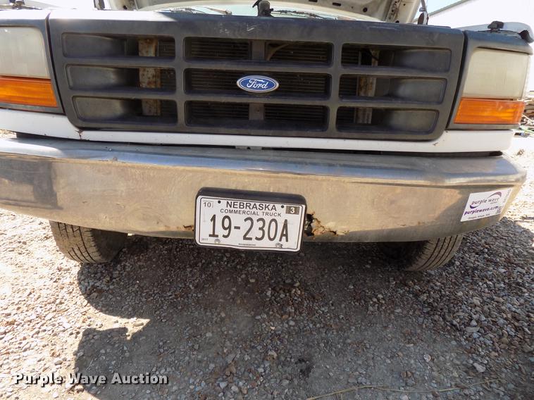 image for item DE7645 1997 Ford F350 XL dump bed pickup truck