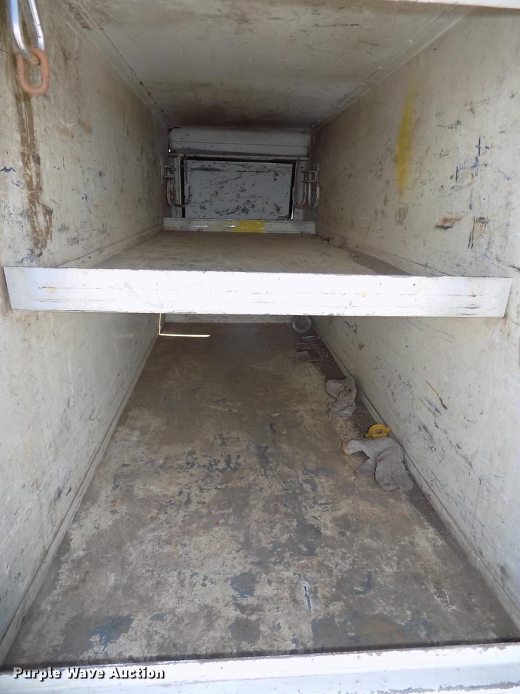 image for item DE7645 1997 Ford F350 XL dump bed pickup truck