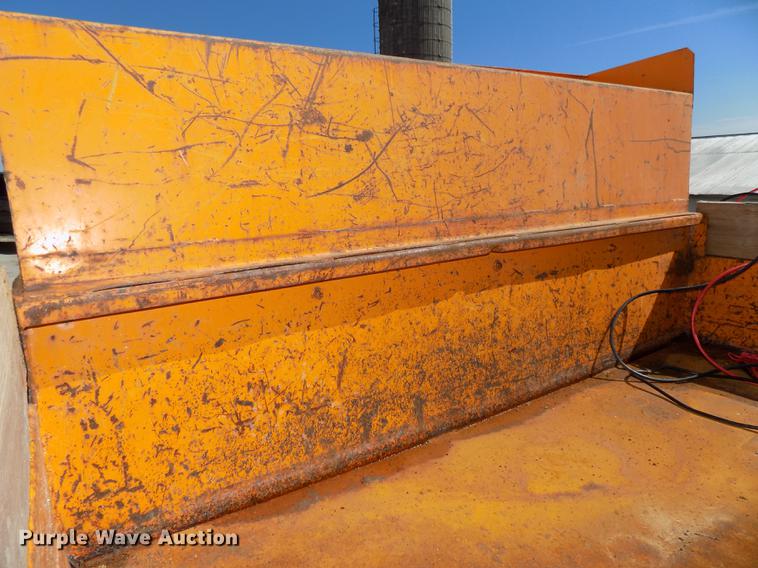 image for item DE7645 1997 Ford F350 XL dump bed pickup truck