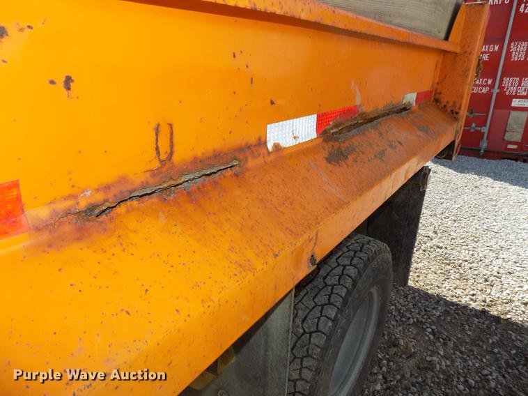 image for item DE7645 1997 Ford F350 XL dump bed pickup truck