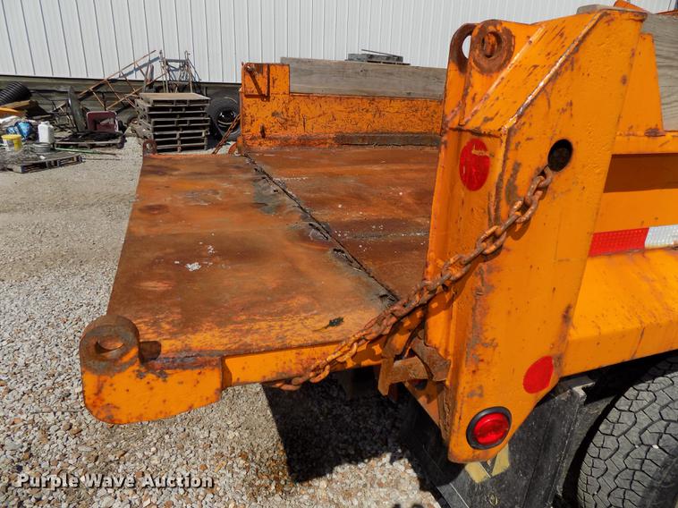 image for item DE7645 1997 Ford F350 XL dump bed pickup truck