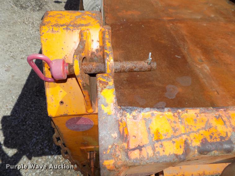 image for item DE7645 1997 Ford F350 XL dump bed pickup truck