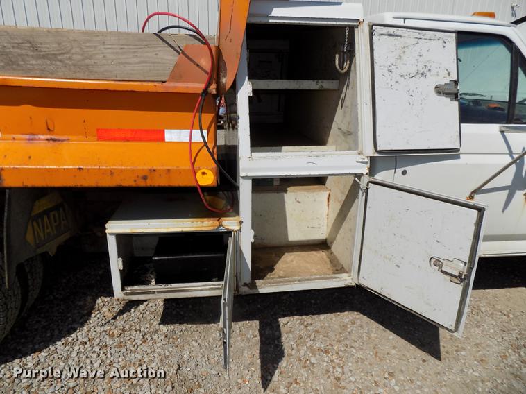 image for item DE7645 1997 Ford F350 XL dump bed pickup truck