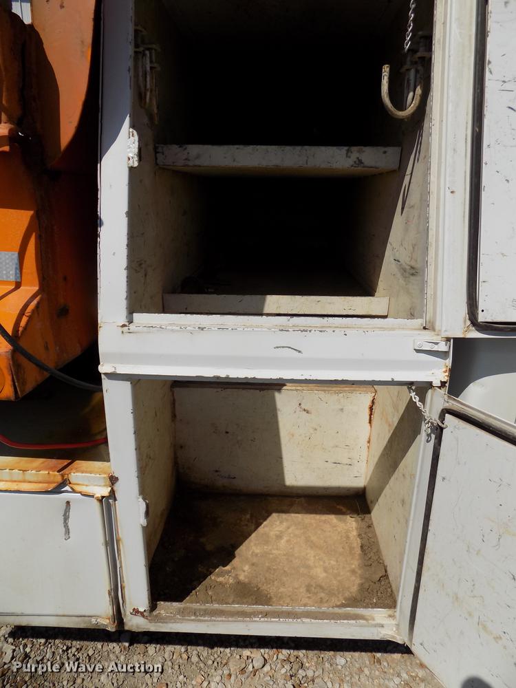 image for item DE7645 1997 Ford F350 XL dump bed pickup truck