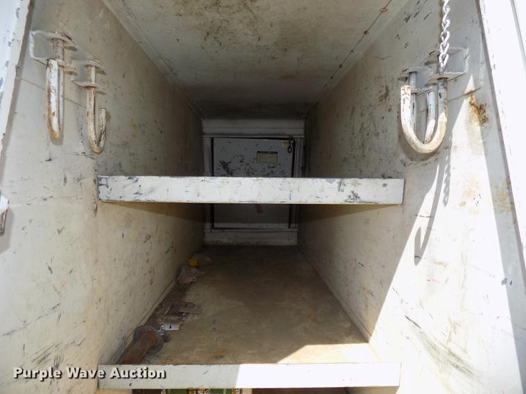 image for item DE7645 1997 Ford F350 XL dump bed pickup truck