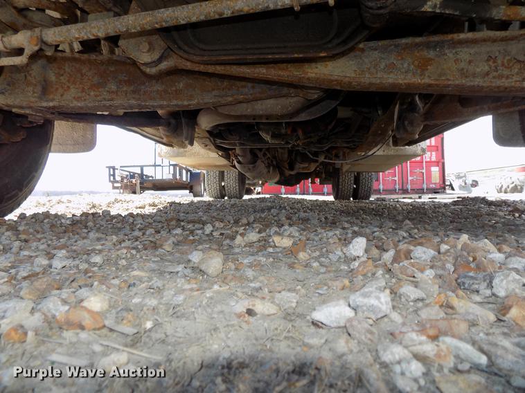 image for item DE7645 1997 Ford F350 XL dump bed pickup truck