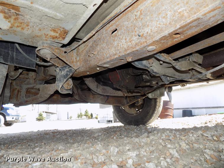 image for item DE7645 1997 Ford F350 XL dump bed pickup truck