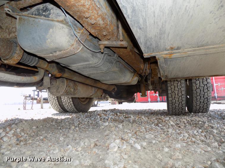 image for item DE7645 1997 Ford F350 XL dump bed pickup truck