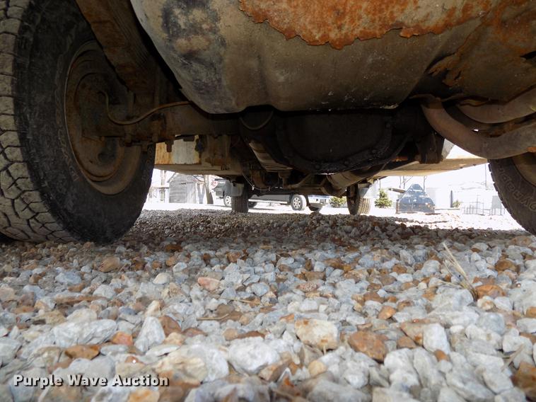 image for item DE7645 1997 Ford F350 XL dump bed pickup truck