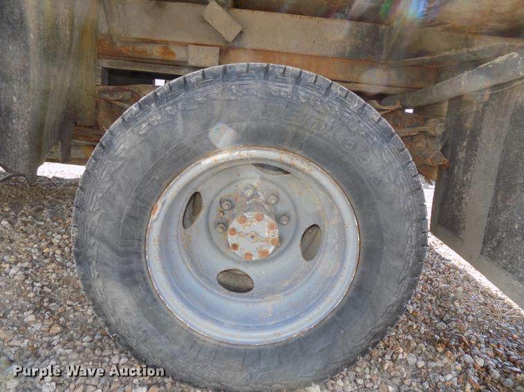 image for item DE7645 1997 Ford F350 XL dump bed pickup truck