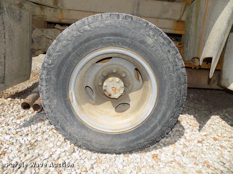 image for item DE7645 1997 Ford F350 XL dump bed pickup truck