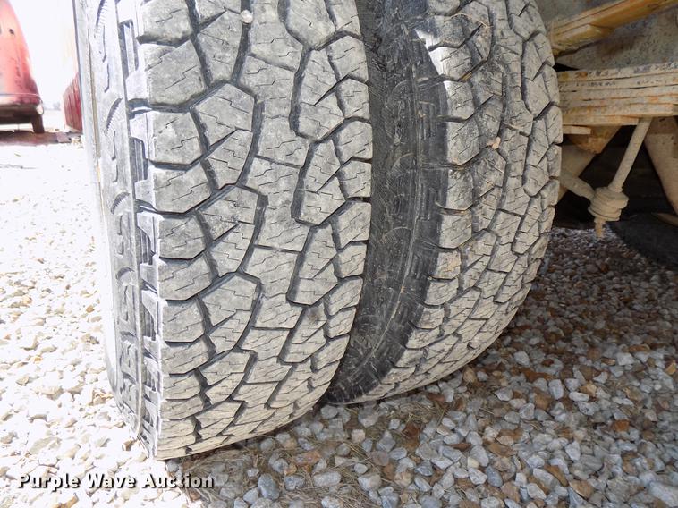 image for item DE7645 1997 Ford F350 XL dump bed pickup truck