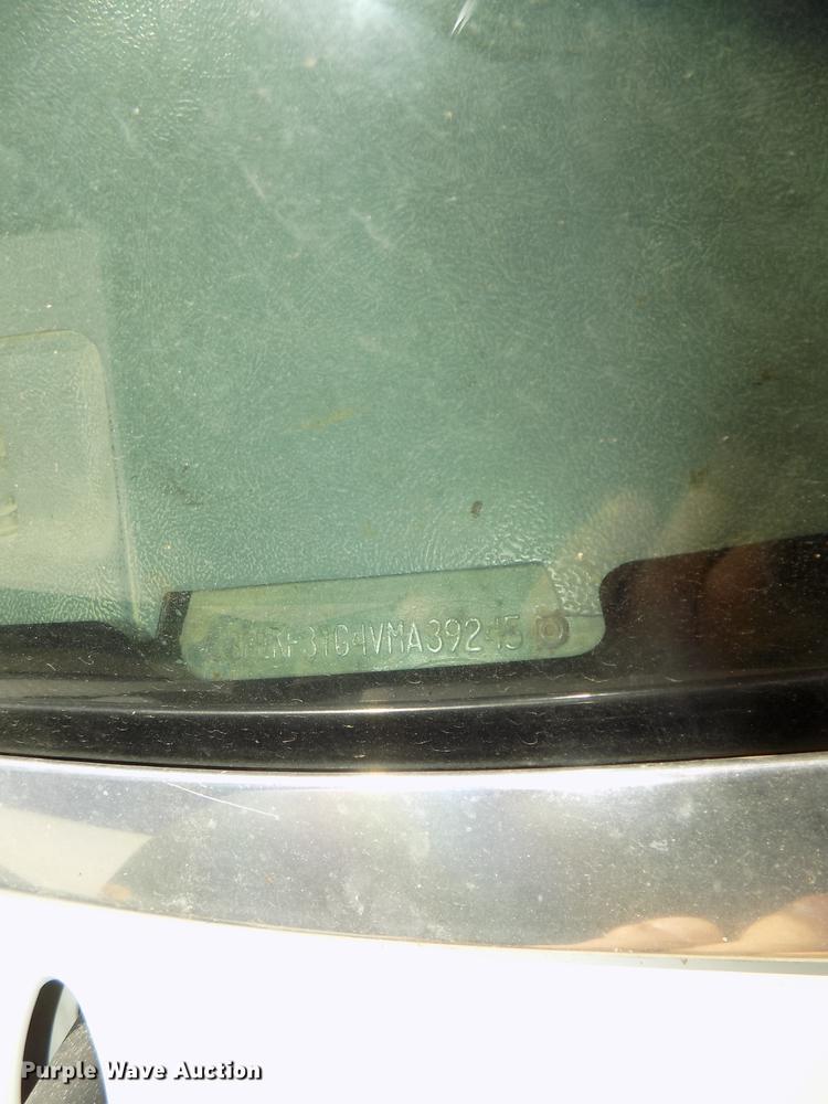 image for item DE7645 1997 Ford F350 XL dump bed pickup truck