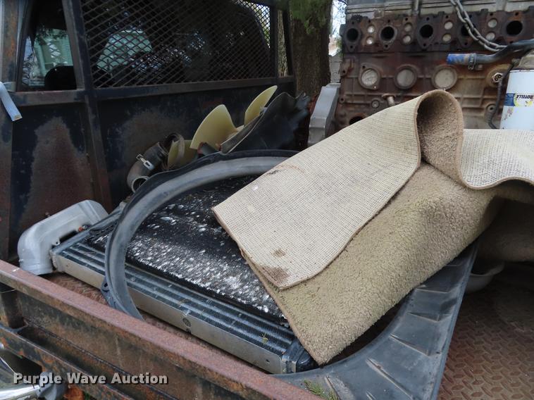 image for item DF1348 2005 Dodge Ram 2500 Quad Cab flatbed pickup truck