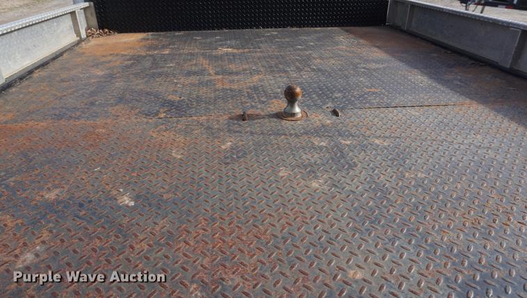 image for item DF1719 1997 GMC Sierra C3500HD Crew Cab flatbed pickup truck