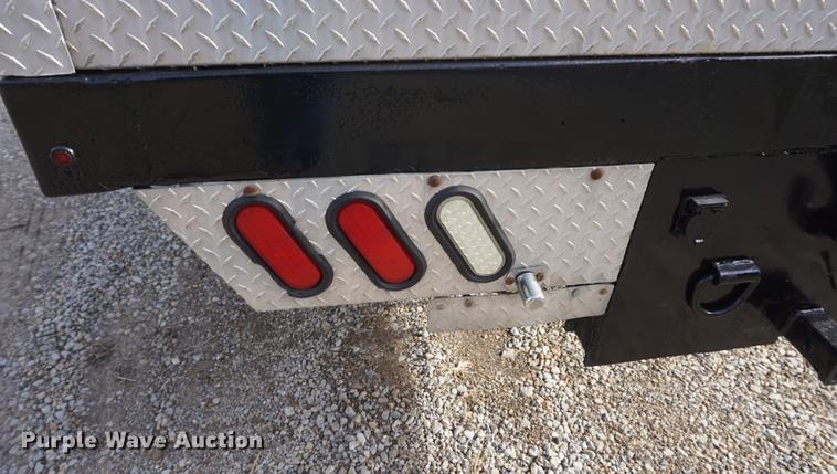 image for item DF1719 1997 GMC Sierra C3500HD Crew Cab flatbed pickup truck