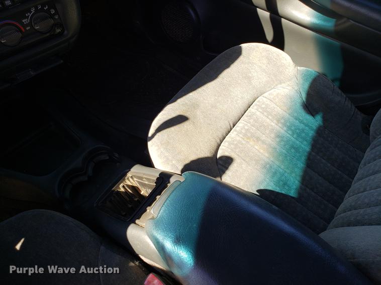 image for item DF3370 2002 Chevrolet S10 Ext. Cab pickup truck