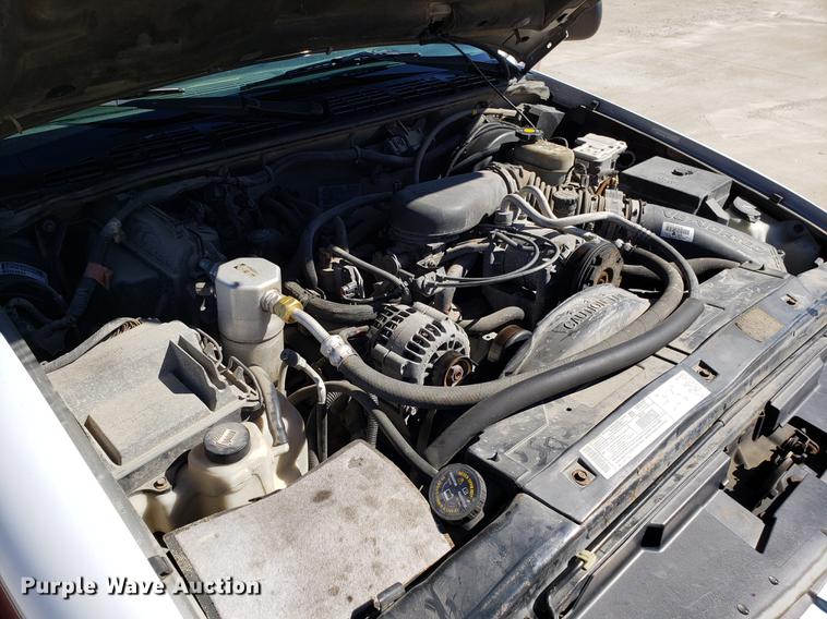 image for item DF3370 2002 Chevrolet S10 Ext. Cab pickup truck