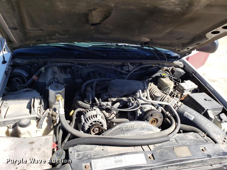 image for item DF3370 2002 Chevrolet S10 Ext. Cab pickup truck