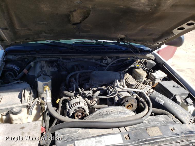 image for item DF3370 2002 Chevrolet S10 Ext. Cab pickup truck