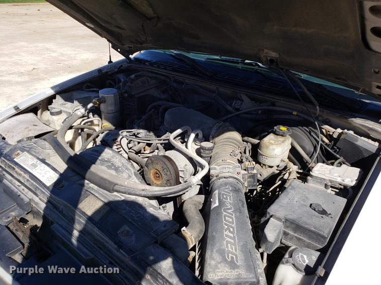 image for item DF3370 2002 Chevrolet S10 Ext. Cab pickup truck