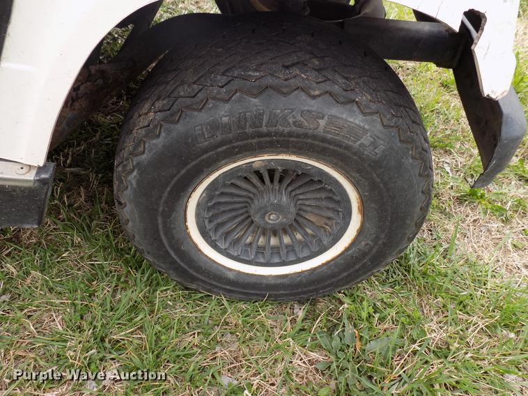 image for item DF4405 Yamaha golf cart