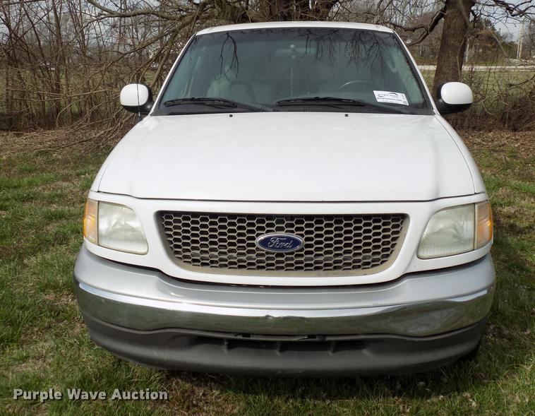 image for item DF4407 2003 Ford F150 SuperCab pickup truck