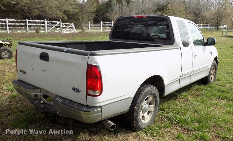 image for item DF4407 2003 Ford F150 SuperCab pickup truck