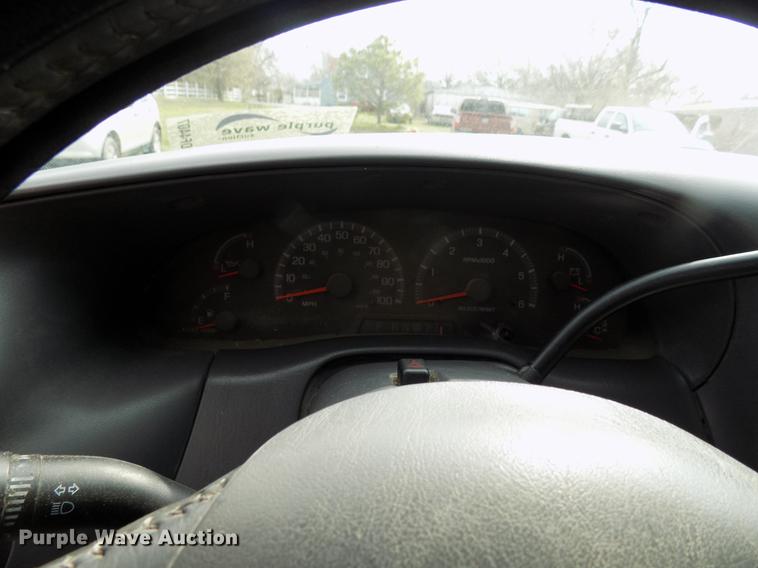 image for item DF4407 2003 Ford F150 SuperCab pickup truck