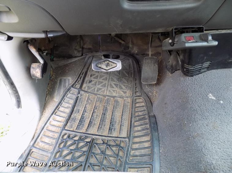 image for item DF4407 2003 Ford F150 SuperCab pickup truck