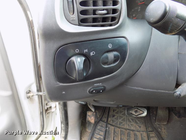 image for item DF4407 2003 Ford F150 SuperCab pickup truck