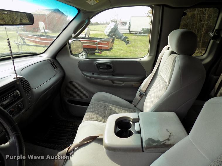 image for item DF4407 2003 Ford F150 SuperCab pickup truck