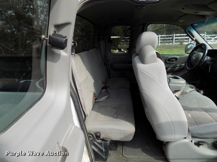 image for item DF4407 2003 Ford F150 SuperCab pickup truck