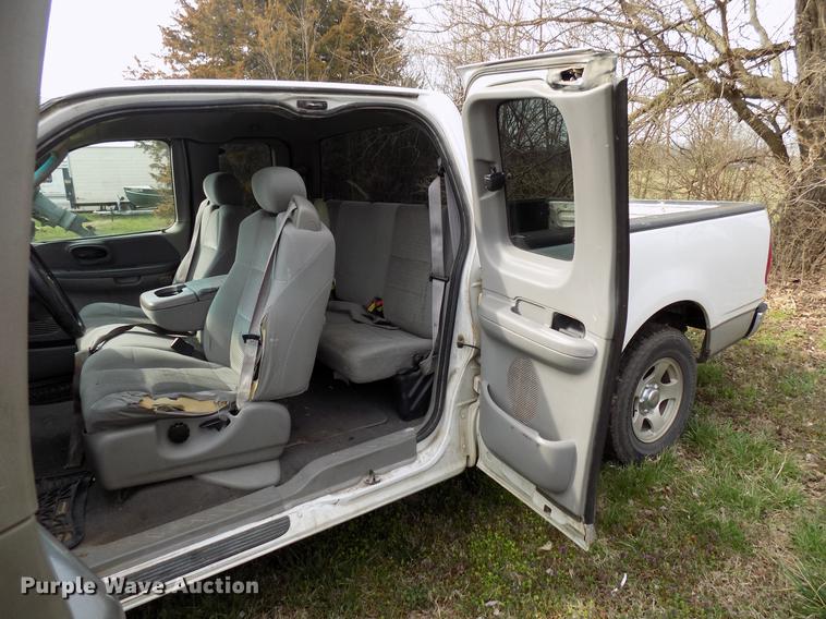 image for item DF4407 2003 Ford F150 SuperCab pickup truck