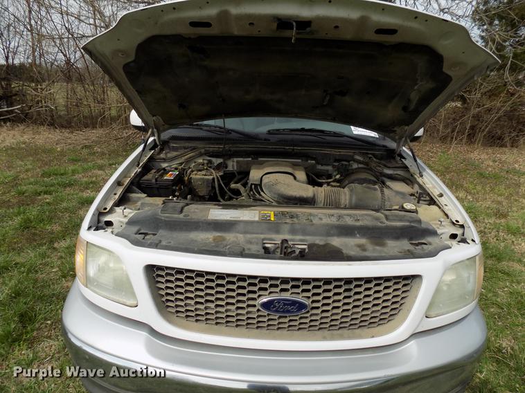 image for item DF4407 2003 Ford F150 SuperCab pickup truck