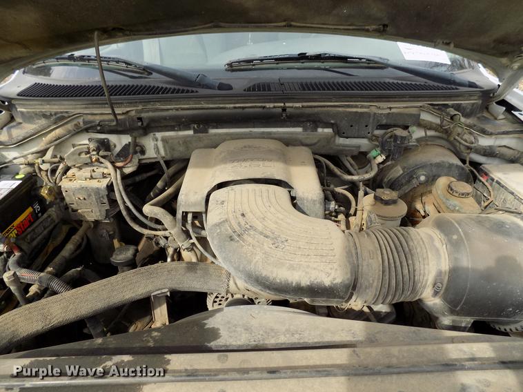 image for item DF4407 2003 Ford F150 SuperCab pickup truck