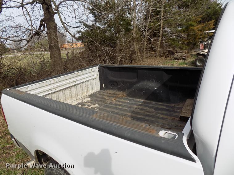 image for item DF4407 2003 Ford F150 SuperCab pickup truck
