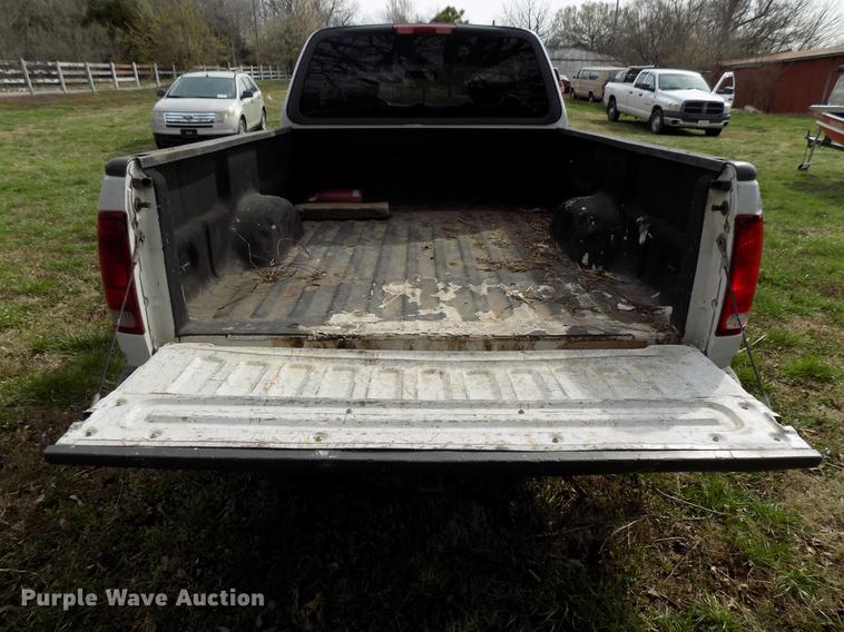 image for item DF4407 2003 Ford F150 SuperCab pickup truck