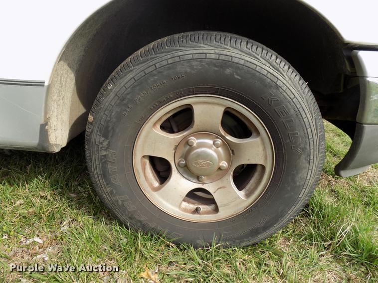 image for item DF4407 2003 Ford F150 SuperCab pickup truck