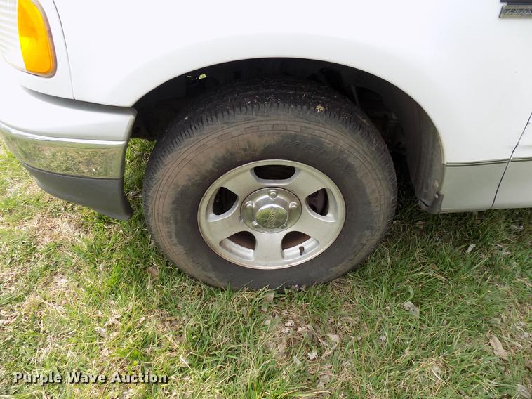 image for item DF4407 2003 Ford F150 SuperCab pickup truck