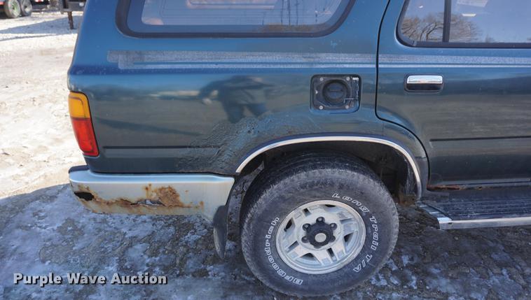 image for item DF7627 1995 Toyota 4Runner SUV