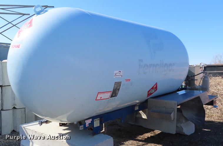 image for item DF7726 Arrow propane tank bed