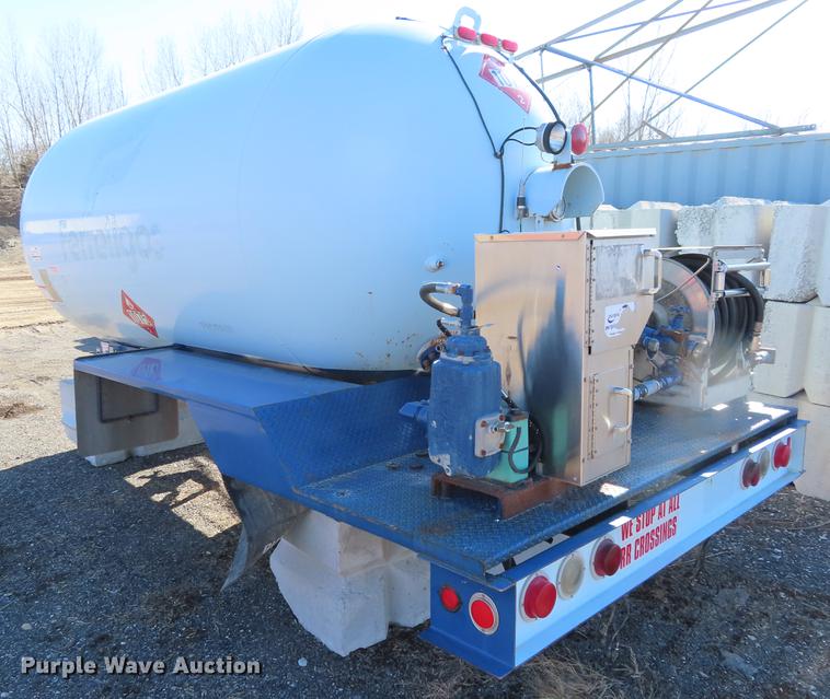 image for item DF7726 Arrow propane tank bed