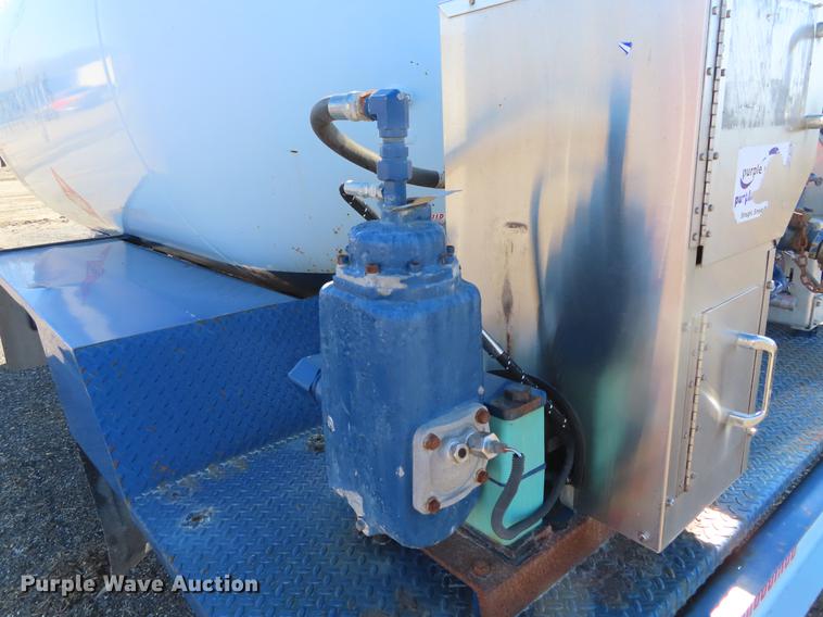 image for item DF7726 Arrow propane tank bed