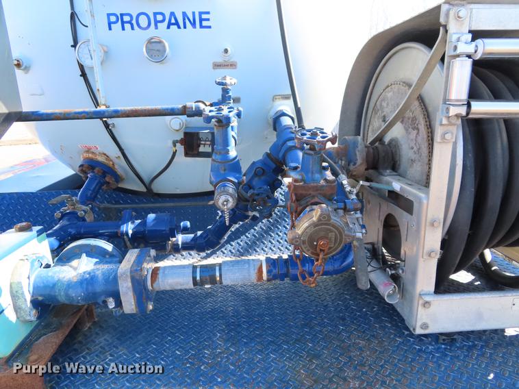 image for item DF7726 Arrow propane tank bed