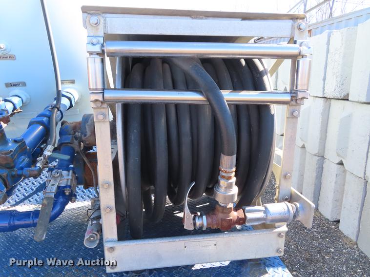 image for item DF7726 Arrow propane tank bed