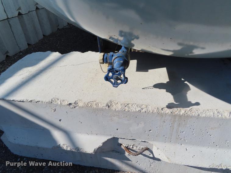 image for item DF7726 Arrow propane tank bed